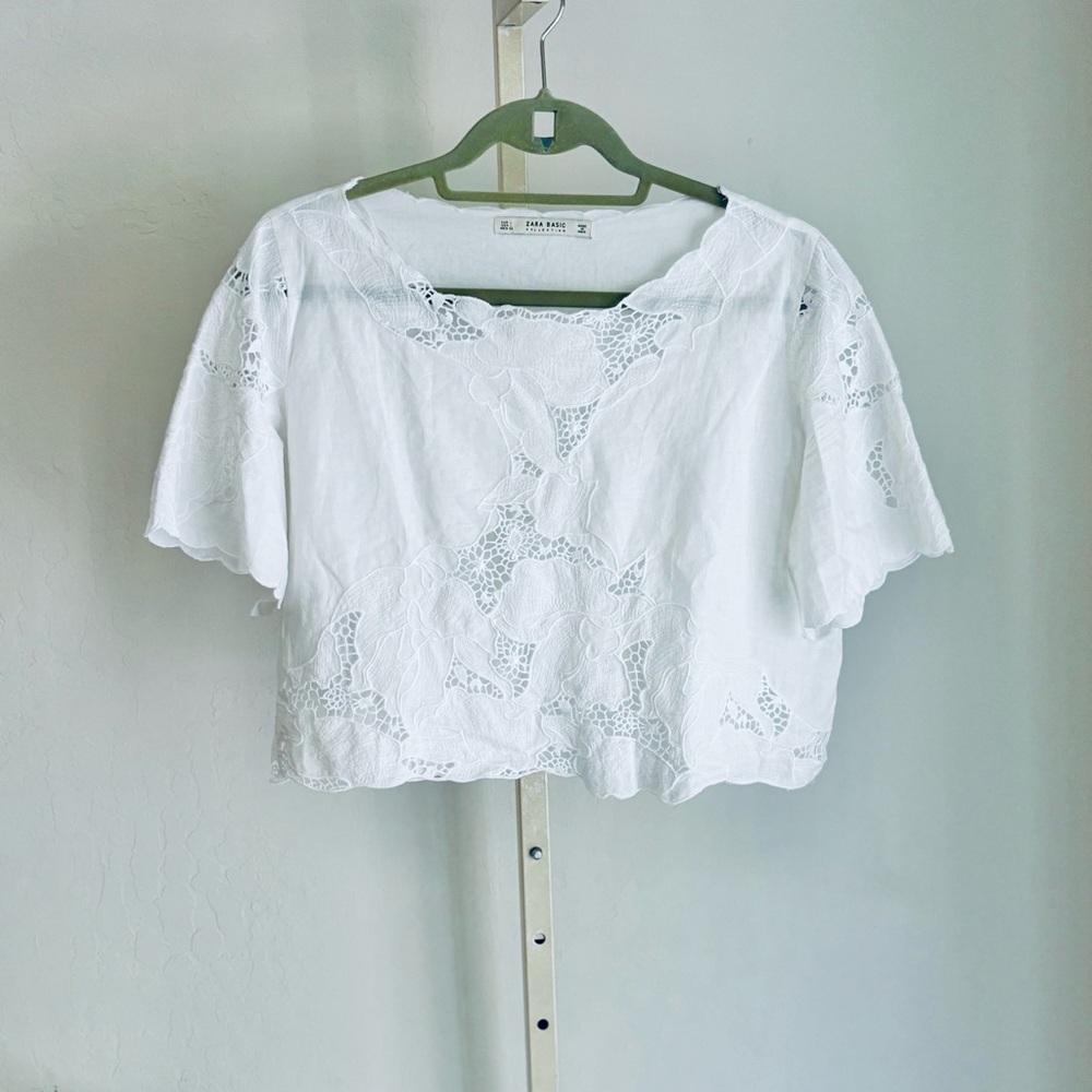 Zara Basic Collection White Cropped Embroidered Short Sleeve Top, Large